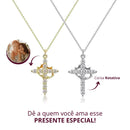 [COMPRE 1 LEVE 2] Colar Cruz e Coroa de Cristo – Zircônia Premium & Ouro 14K