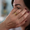 Anel Minimalista de Cruz - Luxo e Proteção